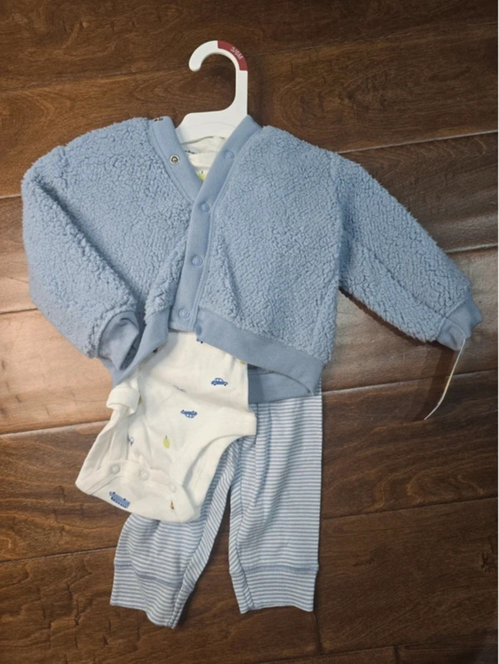 9m brand new three piece outfit set from carter's item, 358G4